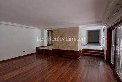 5 Bed Townhouse with En Suite in Lavington - 2