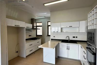 4 Bed Townhouse with En Suite at Kileleshwa - 2