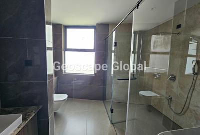 4 Bed Apartment with En Suite in Riverside - 4