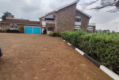6 Bed House with En Suite in Garden Estate - 3
