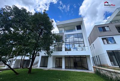 6 Bed Villa with En Suite at Peponi Road