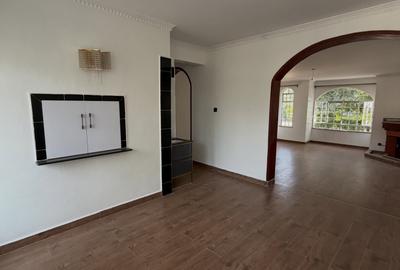 4 Bed Townhouse with En Suite at Amboseli Road - 3