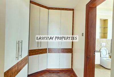 3 Bed Apartment with En Suite in Riverside - 4