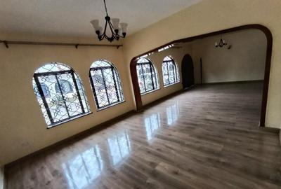 5 Bed Townhouse with En Suite in Kilimani - 2