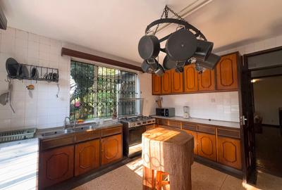 4 Bed House with En Suite in Nyari - 3