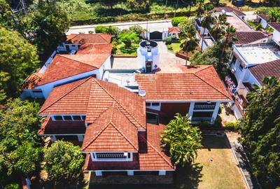 5 Bed House with En Suite at Old Nyali - 3