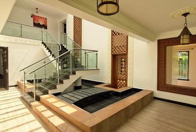 5 Bed House with En Suite in Runda - 2
