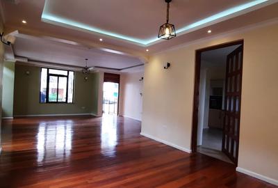 5 Bed Townhouse with En Suite in Lavington - 2