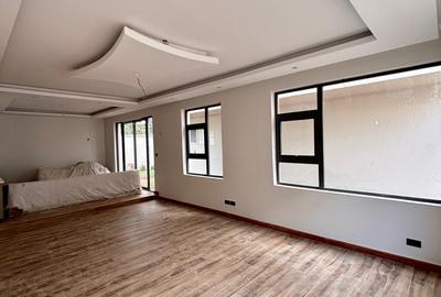 6 Bed Townhouse with En Suite in Lavington - 3