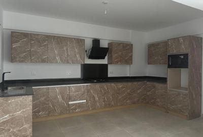 3 Bed Apartment with En Suite in Westlands Area - 4