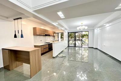 3 Bed Apartment with En Suite in Riverside