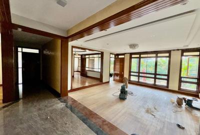 4 Bed House with En Suite in Runda