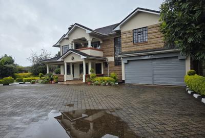 6 Bed House with En Suite in Runda