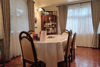 7 Bed House with En Suite in Lavington