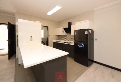 2 Bed Apartment with En Suite at Riverside - 4