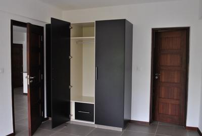2 Bed Apartment with En Suite in Riverside - 3