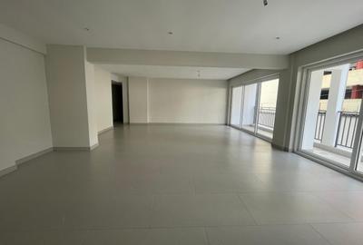 4 Bed Apartment with En Suite at General Mathenge