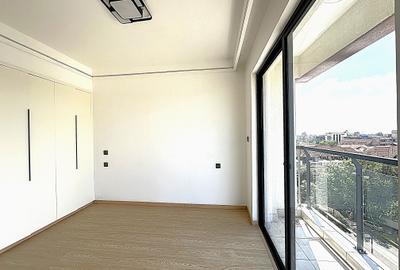 2 Bed Apartment with En Suite at Lavington - 4