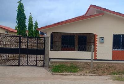 3 Bed Apartment with En Suite in Nyali Area - 2