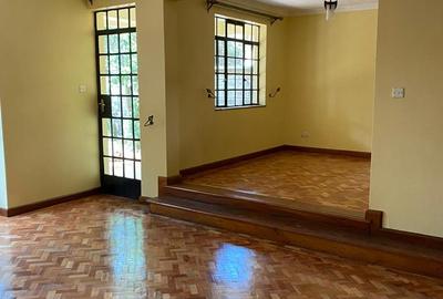 4 Bed Townhouse with En Suite at Lavington - 3