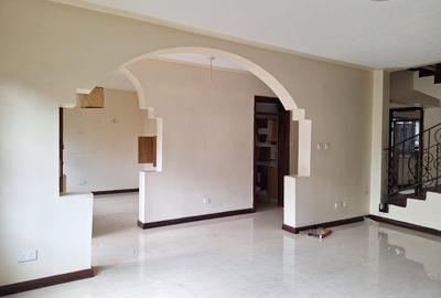 4 Bed Townhouse with En Suite in Westlands Area