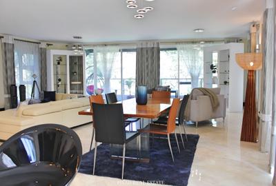 4 Bed Apartment with En Suite in Westlands Area