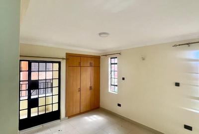 2 Bed Apartment with En Suite in Ruaka
