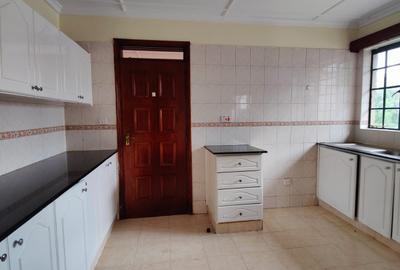 3 Bed Apartment with En Suite at Hatheru Road