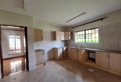 4 Bed Townhouse with En Suite in Spring Valley