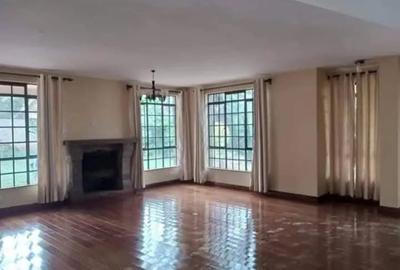 4 Bed Townhouse with En Suite in Karen - 2