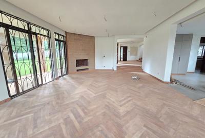 4 Bed House with En Suite in Runda