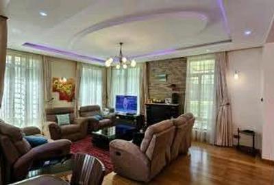 5 Bed Townhouse with En Suite at Lavington Green - 3