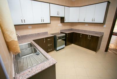 3 Bed Apartment with En Suite in Syokimau