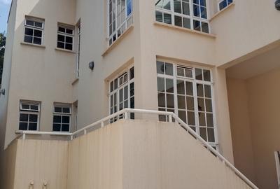 4 Bed Townhouse with En Suite at Westlands