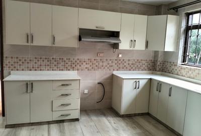 5 Bed Townhouse with En Suite in Runda - 2