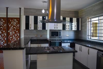 3 Bed Apartment with En Suite at Kileleshwa - 4