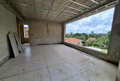 5 Bed Townhouse with En Suite in Lavington