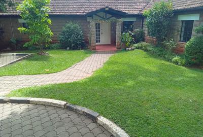 4 Bed House with En Suite at Lavington Green - 2