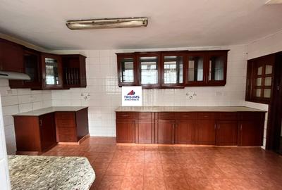 4 Bed Townhouse with En Suite in Westlands Area - 4