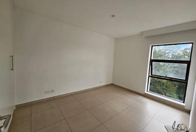 2 Bed Apartment with En Suite in Lavington