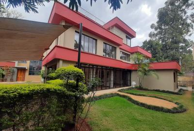 5 Bed Villa with En Suite at Lavington - 3