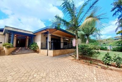 4 Bed House with En Suite at Nyari