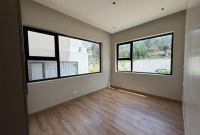 5 Bed Villa with En Suite in Lavington - 4