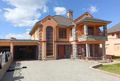 4 Bed Townhouse with En Suite at Mabrouke