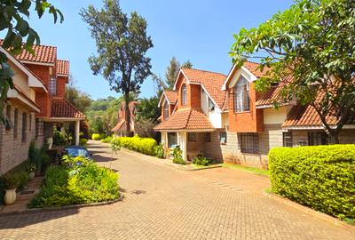 4 Bed Townhouse with En Suite at Lavington Green - 2