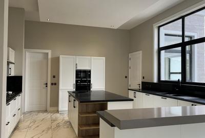 4 Bed Villa with En Suite in Loresho - 4