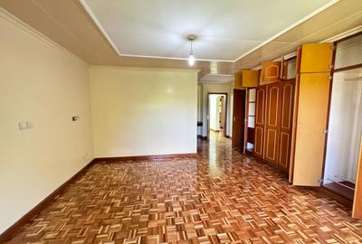 4 Bed Townhouse with En Suite in Westlands Area