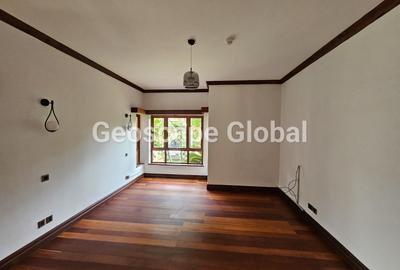 4 Bed House with En Suite in Kitisuru