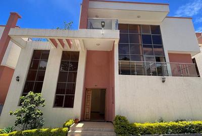 5 Bed Townhouse with En Suite in Lavington