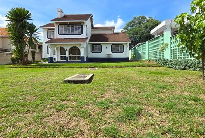 4 Bed House with En Suite in Runda - 2